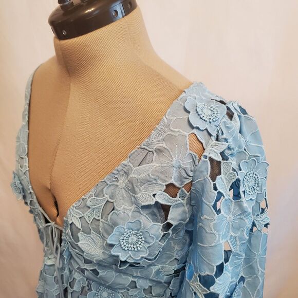 Storia Medium Dress Blue Lace Mini Plunge Neckline Balloon Sleeve Cut-out Back - Picture 6 of 13